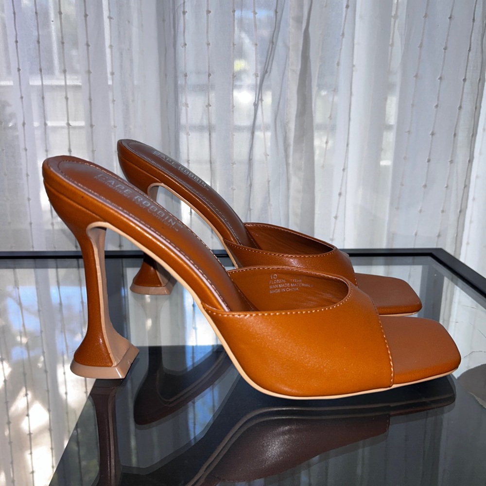 Cape Robbin Brown Faux Leather Square Toed Heels, Size 10